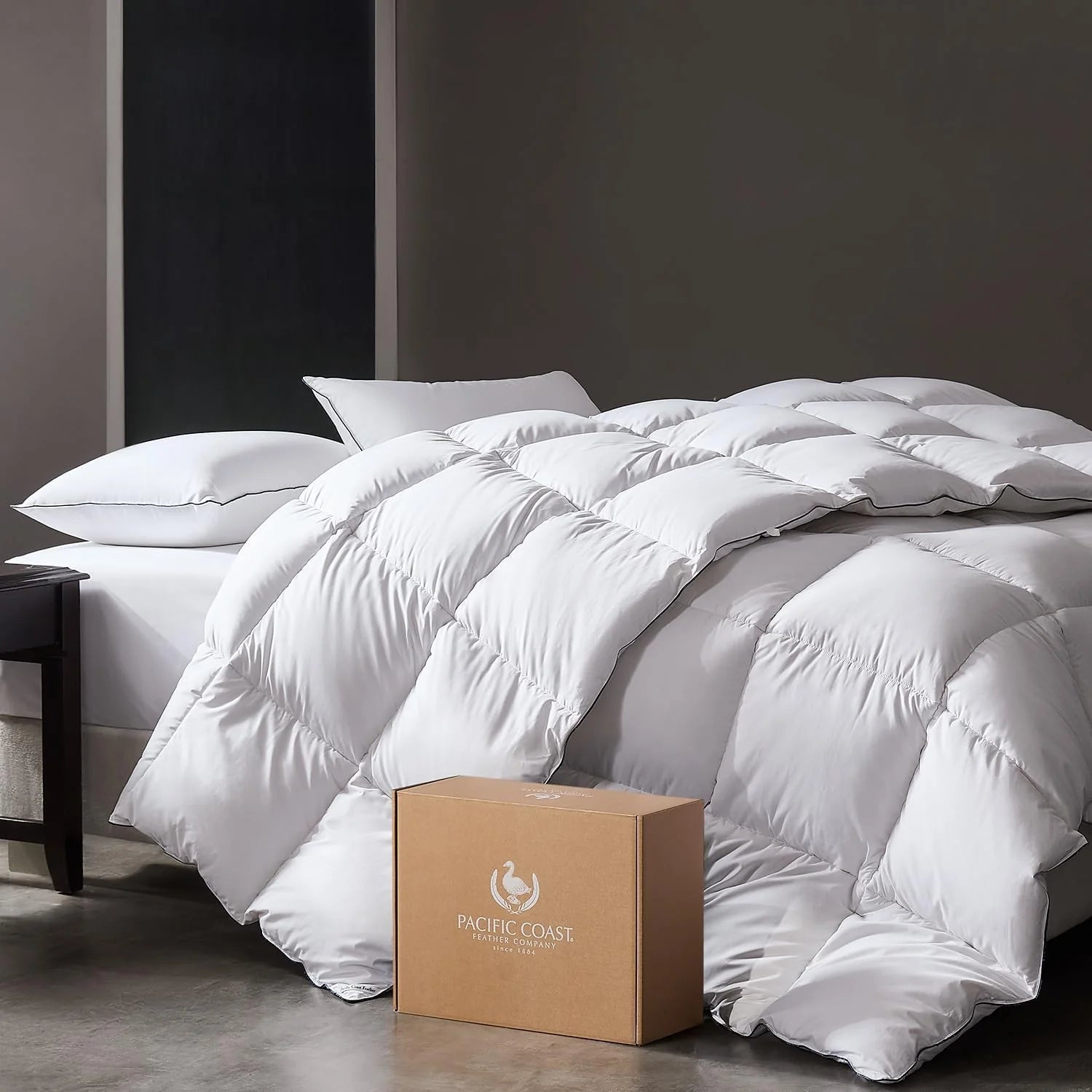 PACIFIC COAST Goose Feather Down Comforters Queen Size, 100% Cotton Extra Fluffy White Duvet Insert, Soft, Breathable, All Season Hotel Luxury Bedding Comforters, 8 Corner & Center Loops (90x90)